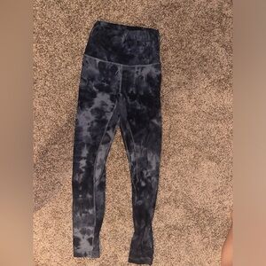 Navy ish lululemon diamond dye align leggings size 0, 25 inch